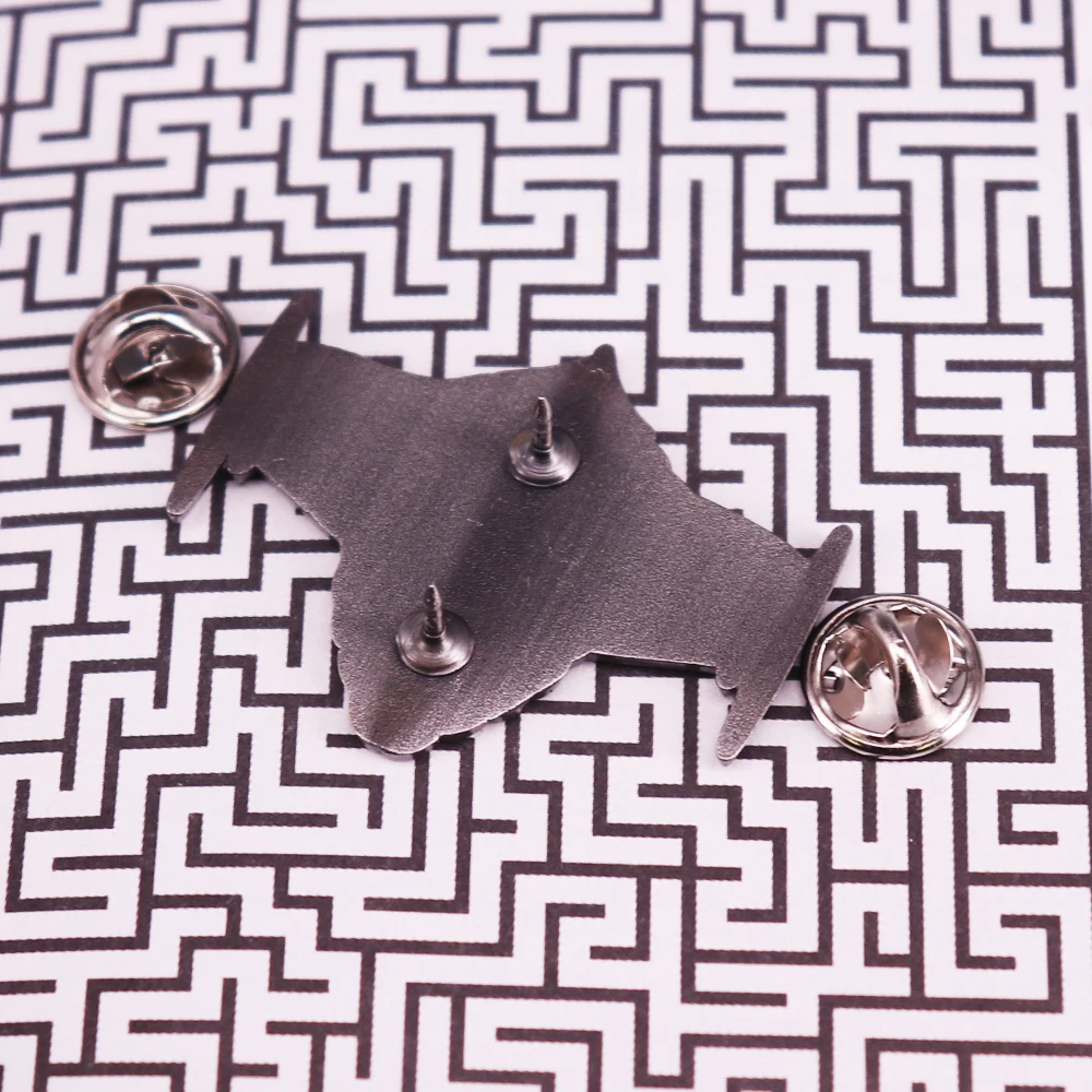 Sci-fi映画ファンクラウンエナメルピン、バックパック、帽子装飾ピン