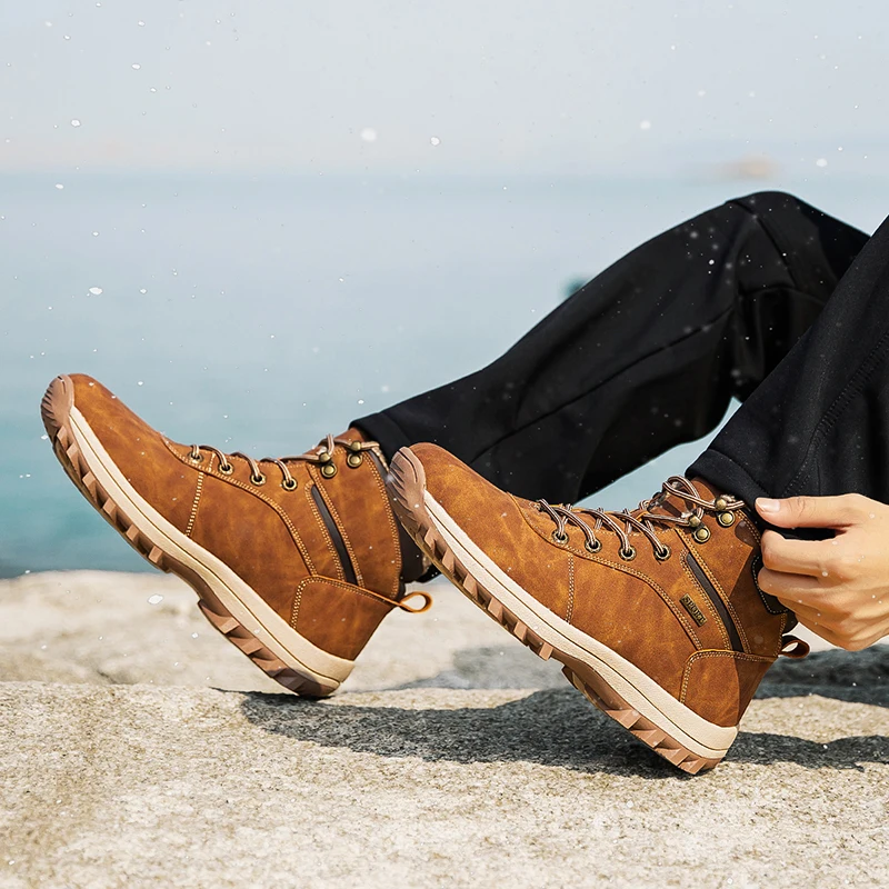 2026 New Luxury Gym Hiking Shoes For Men Non-Slip Outdoor Shoes Men Wearable Climbing Shoes For Men Warm Fur Man Shoe Mountain