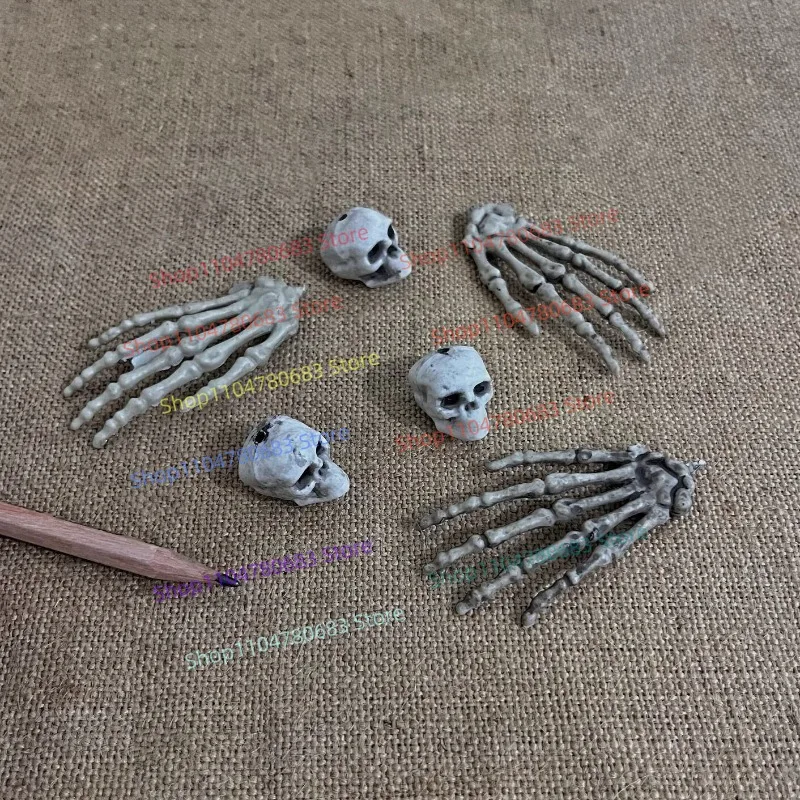 New MOC Mini Figure Scene Accessories Small Skull & Hand Bone, Buildable Collectible Ornament Gift