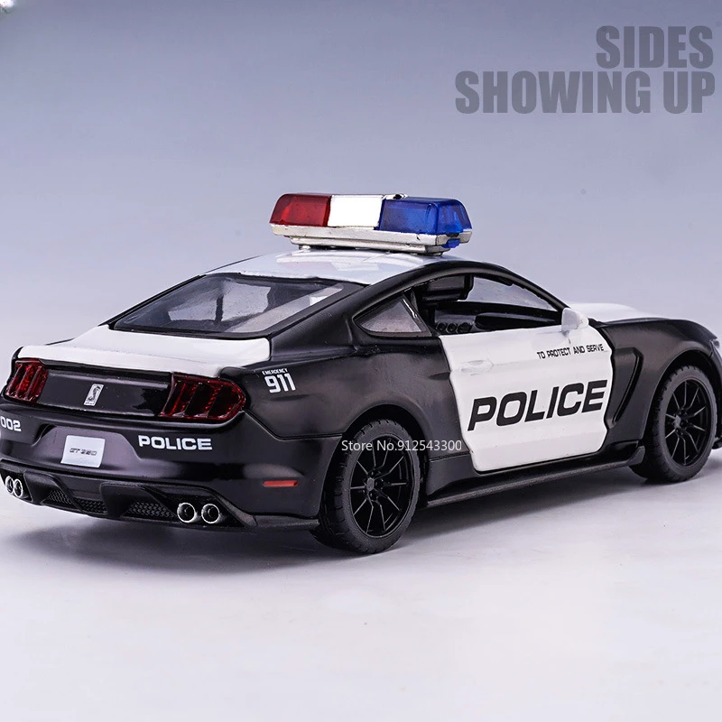 1/32 Toy Car Model Ford Shelby GT500 Alloy Diecast Police Car Model with Sound Light Pull Back Boy Toys Gift Collect Decorations