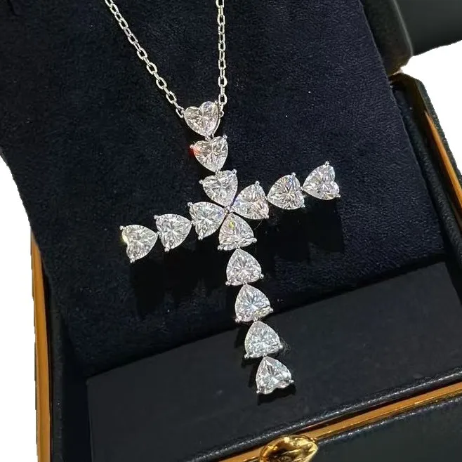 All D Heart Moissanite Cross Necklace For Women Gift S925 Sterling Silver Sparkling Jesus Pendant Necklace Plated 18K Jewelry