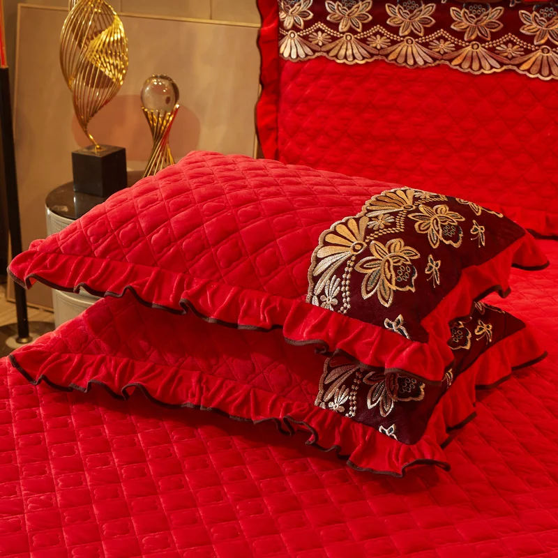 Luxury Embroidery Thicken Velvet Bedspread Wedding Gifts Bed Sheet Bed Cover Blanket King Queen Double Bed Skirt Pillowcases #/