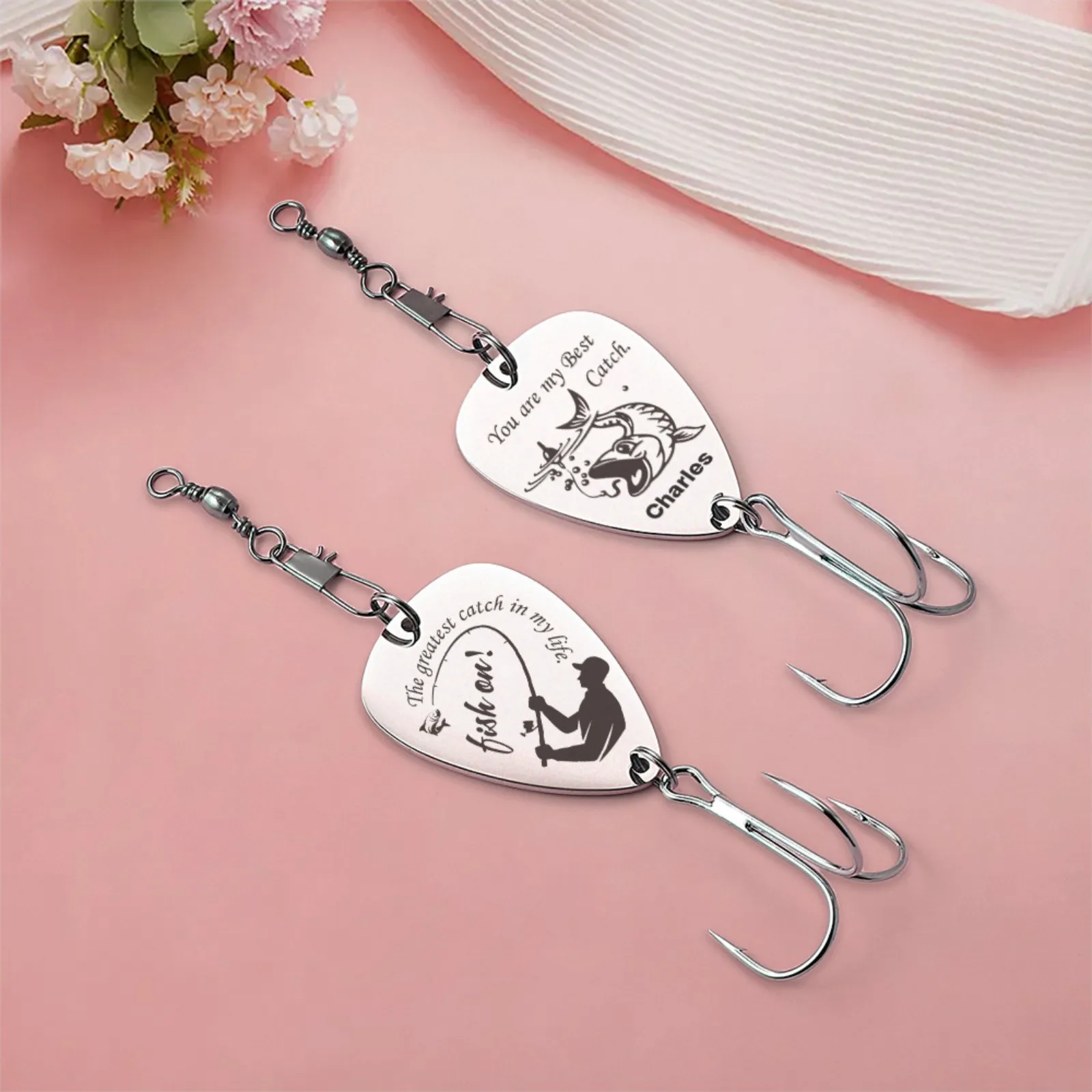 

Personalized engraving creative stainless steel triangular fish hook Father's Day holiday gift fishing fishing tackle pendant