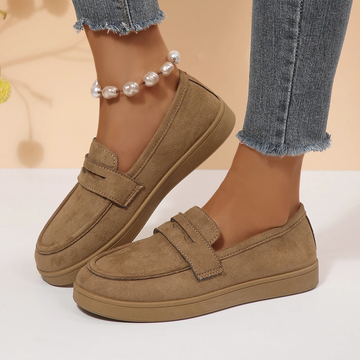 Women Sneakers Hot Sale Slip on Loafers Lightweight Breathable Comfort Sneakers Outdoor Flats Casual Daily Walking Shoes Women