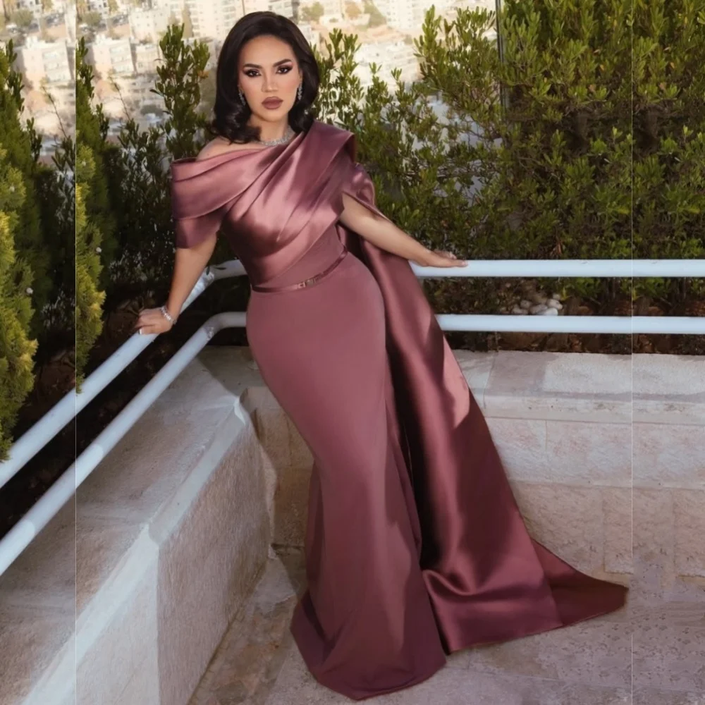 Sukienki na zamówienie w stylu chińskim, z charmeuse, z plisami, o kroju trąbki, z odkrytymi ramionami, długie, seksowne, na specjalne okazje.