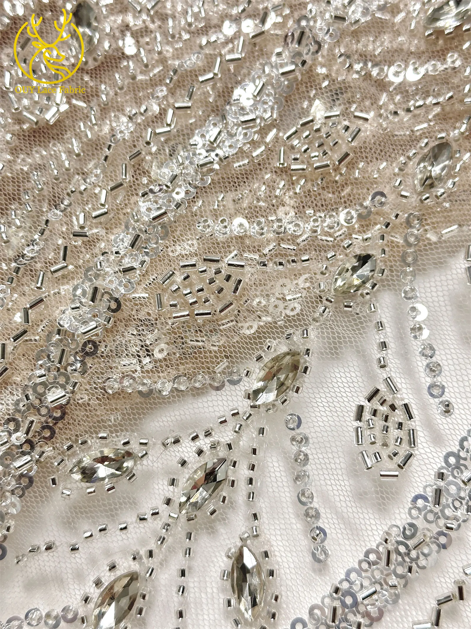 Rosa beliebtes Brautkleid mit Diamantspitze, handgefertigter bestickter Perlen-Spitzenstoff, Stein-Mesh-Pailletten-Spitzenstoff für Abschlussball und Party – Detail 18