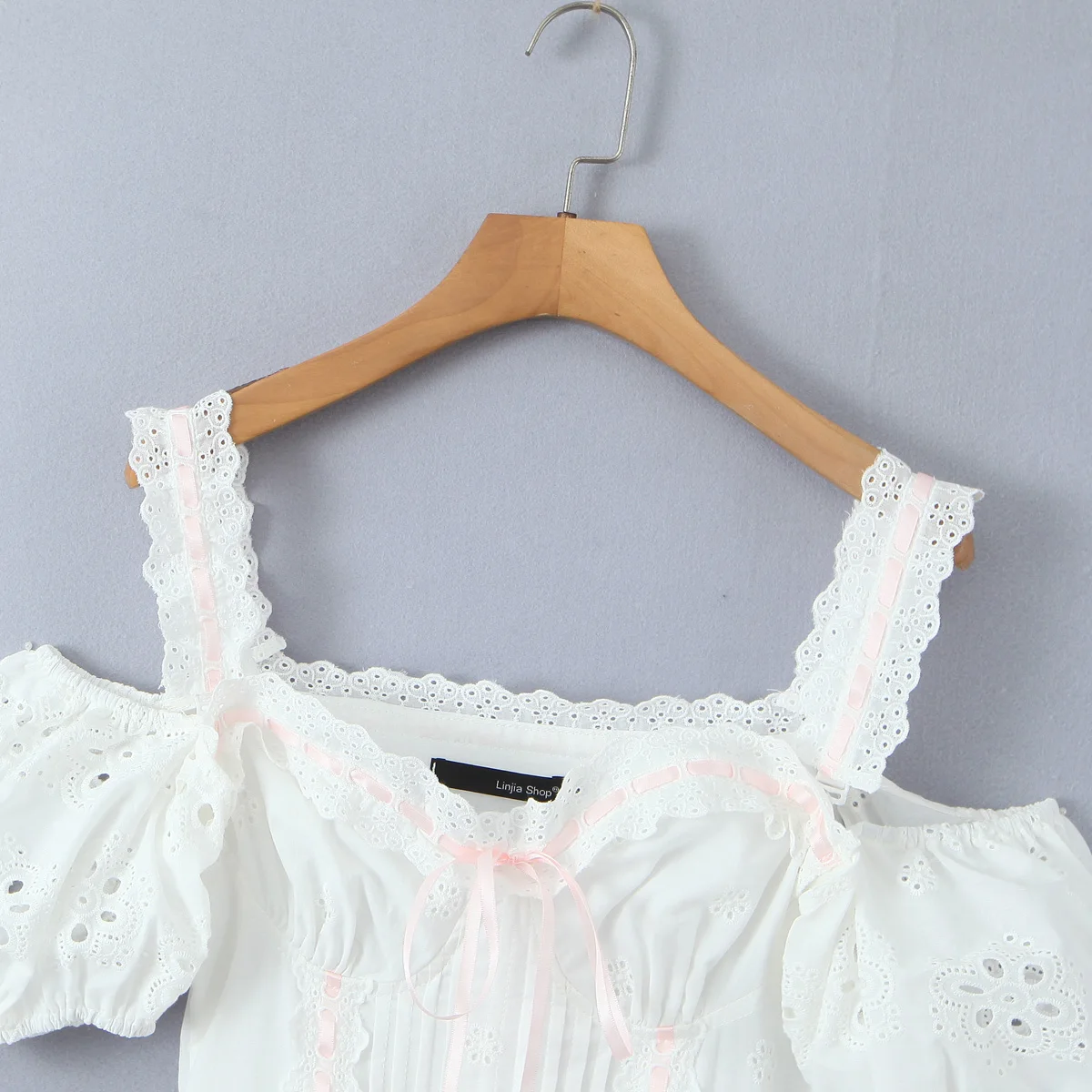 فستان نسائي صغير مطرز بالزهور ، ياقة مربعة ، مكشوف الكتفين ، أكمام منفوخة ، دانتيل ، حلو ، عطلة ، مهنة ، شاطئ ، صيف