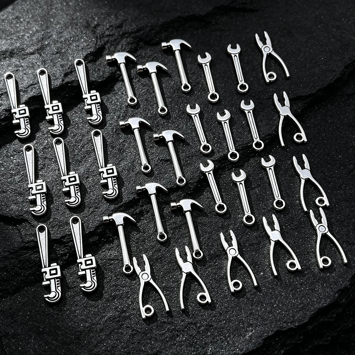 32-Piece Set of Mini Tools for DIY Crafts, Including Adjustable Pliers, Hammers, Open-End Wrenches, and Needle-Nose Pliers, Suitable for DIY Bracelets, Necklaces, Earrings, Pendants, and Handmade Beading Decoration Accessories