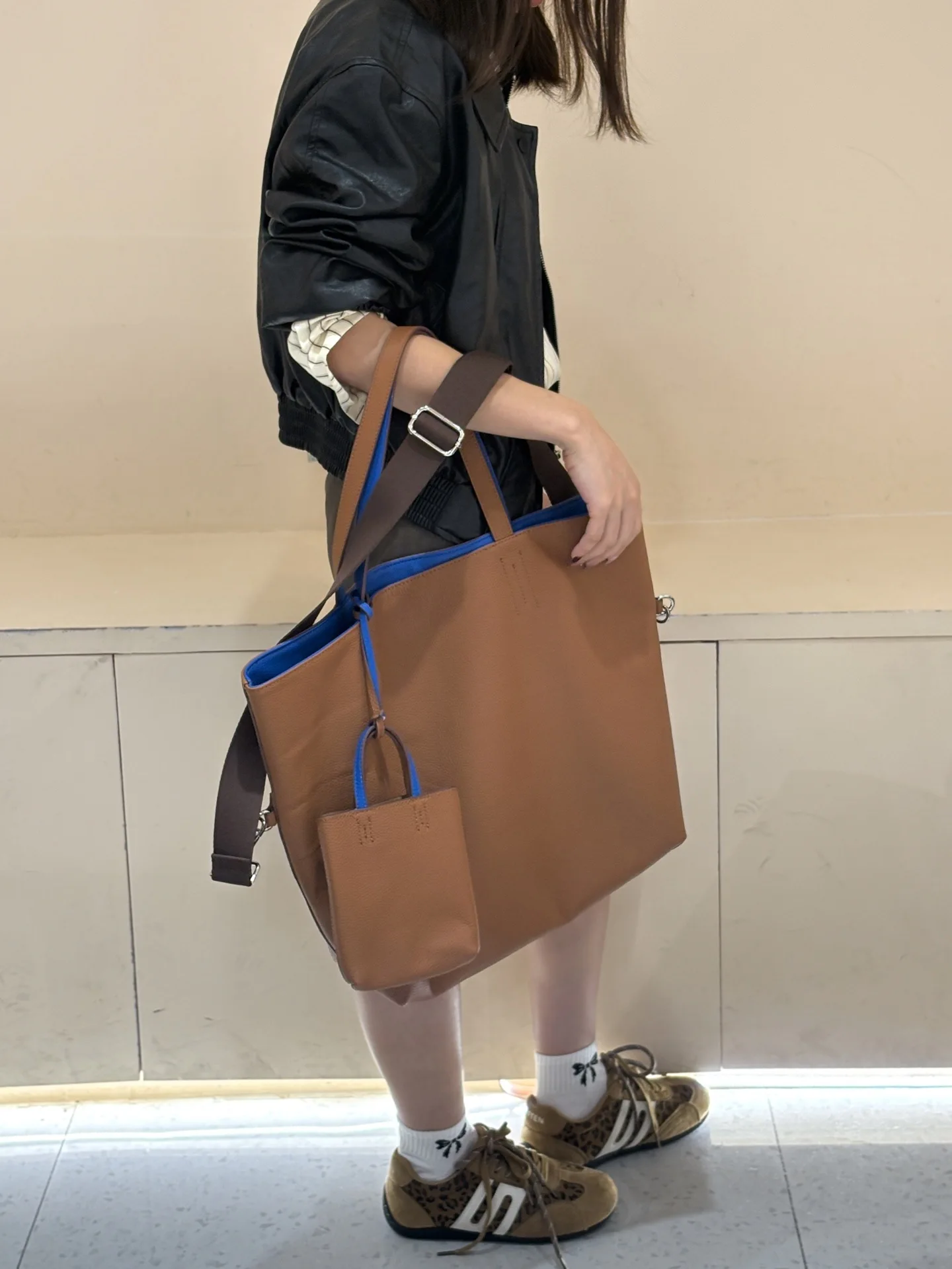 

Hot Sale Genuine Top Grain Leather Tote Bag for Women, Contrast Color Soft Top Grain Large Shoulder Bag with Mini Pouch
