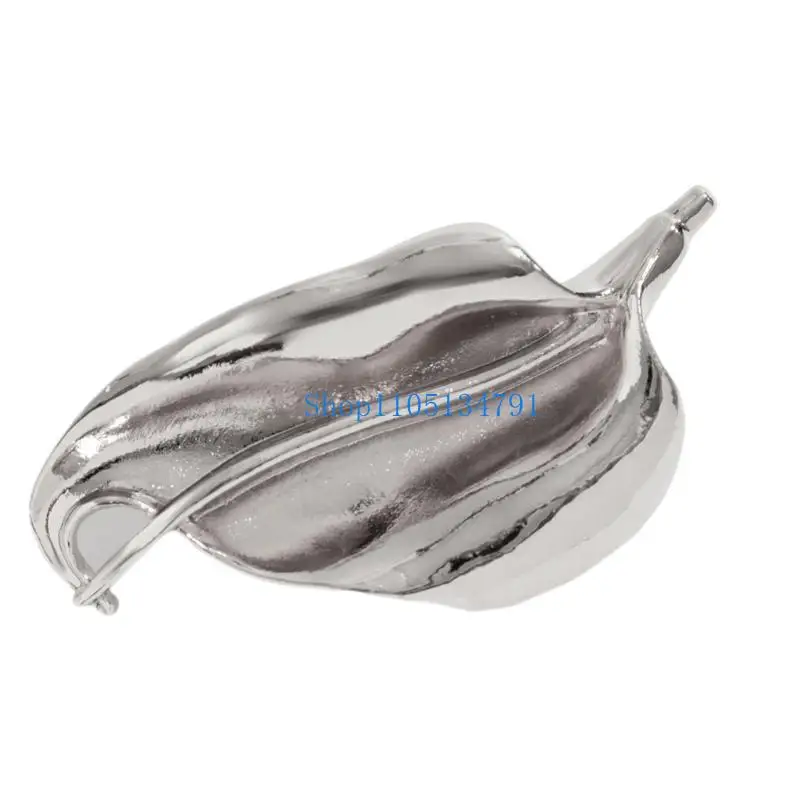 

Уникальная брошь в форме листа неправильной формы длиной 98км, аксессуар на каждый день и для особых случаев