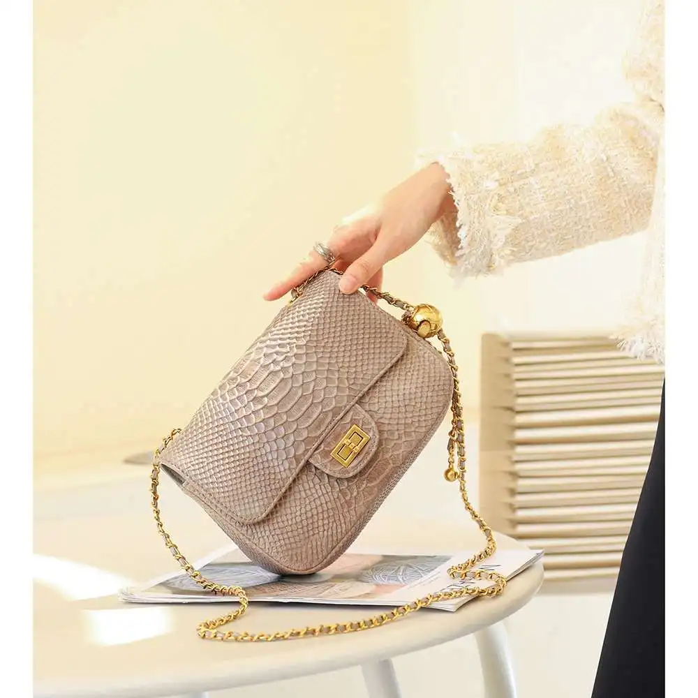 

High-End Genuine Leather Women's oulder Bag Faionable Snake Skin Pattern Multi-Use Small Square Bag for Everyday Use