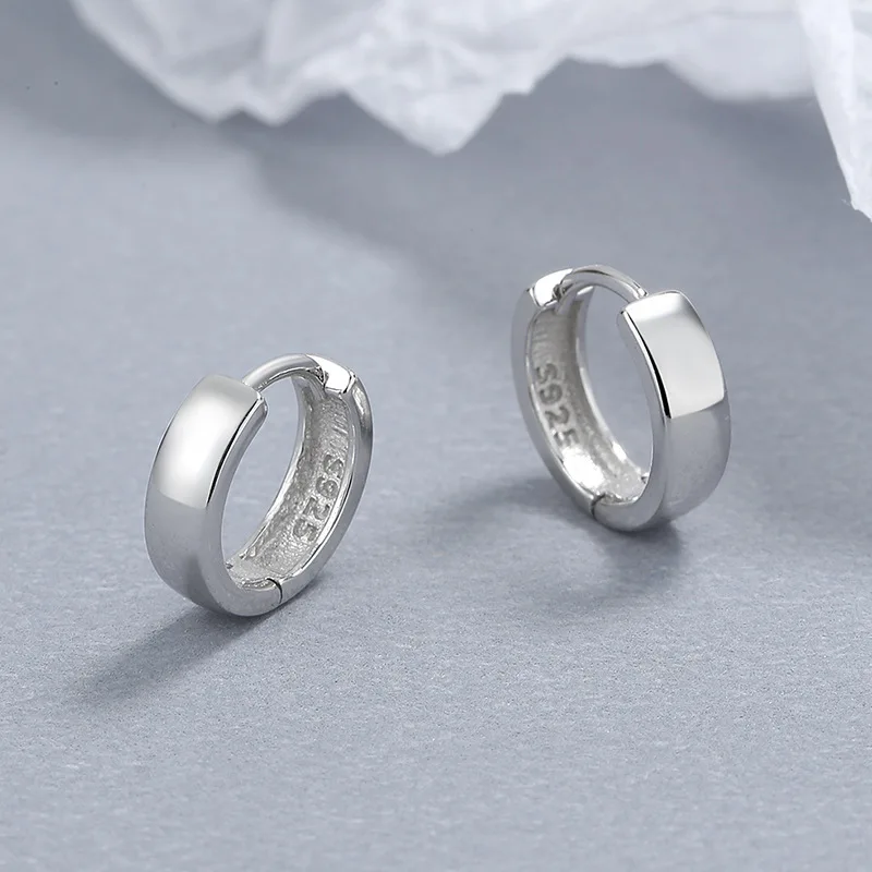 925 Sterling Silver Fashion and Elegant Round Hoop Earrings Women Wearing Jewelry Gifts for Daily Commutes Huggies DA1417