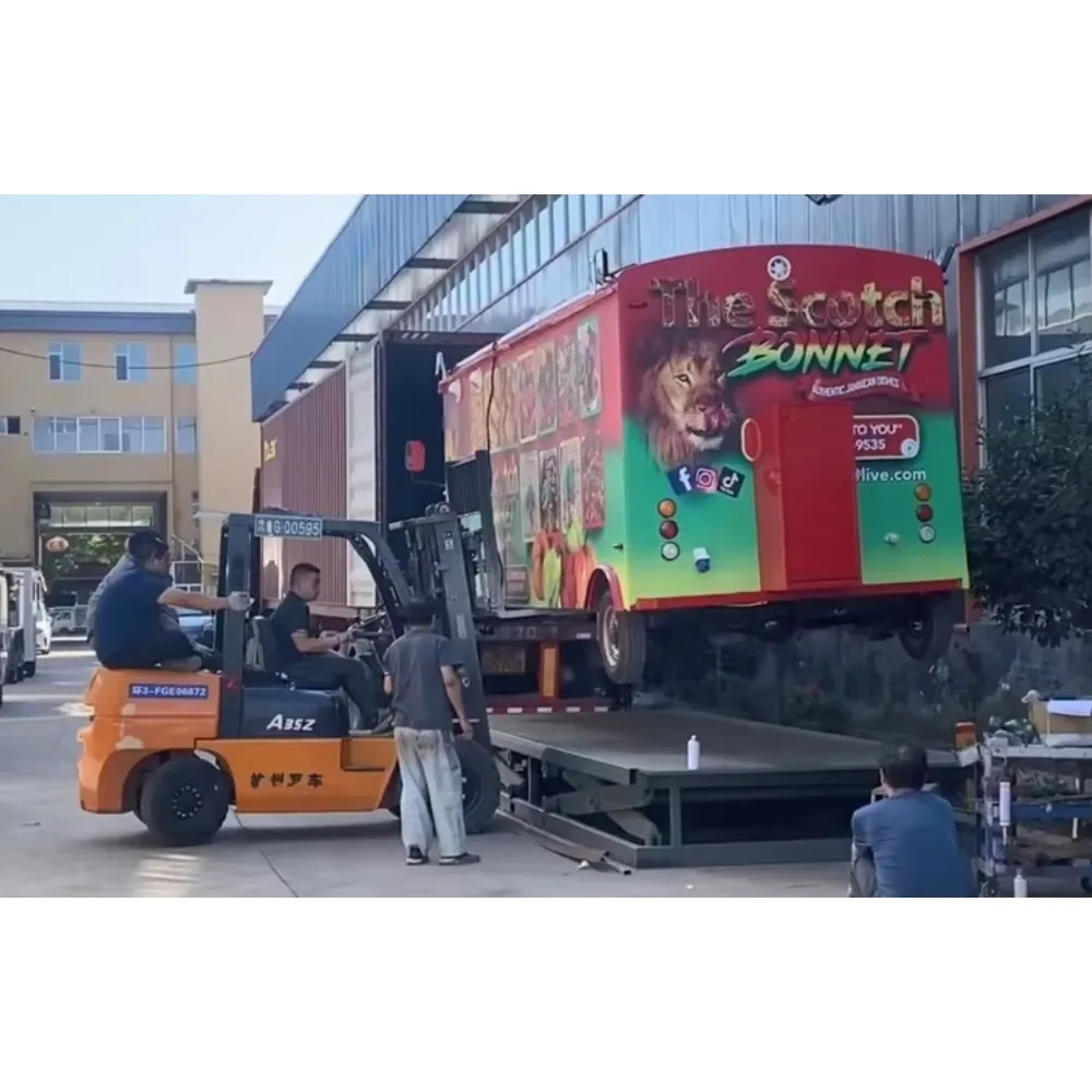 شاحنة طعام بمقطورة امتياز مجهزة بالكامل بثلاجة مقلاة شواء ومطبخ متنقل من الفولاذ المقاوم للصدأ معتمد من DOT CE #5