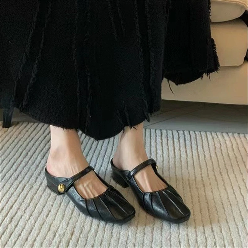 2024 New Metal Decoration Pleated Desgin Ladies Half Slippers Shallow Ladies Shoes Solid Color Fashion Retro Sandalias Femininas