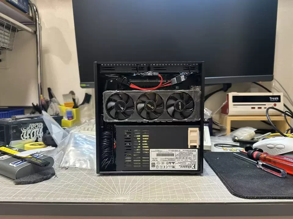 ZS-A4DC/ITX bkb half-height knife chassis, version V4\ 4.3L volume rtx4060