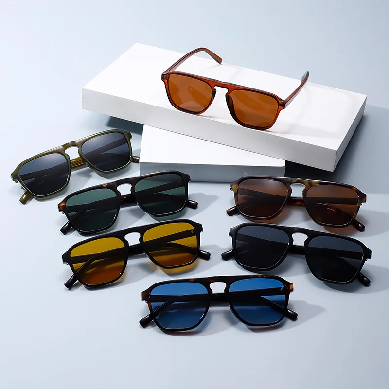 

Classic Polarized Pilot Sunglasses for Men and Women, Vintage Tint UV400, Trendy Square Frame, Outdoor Accessory, Retro Style