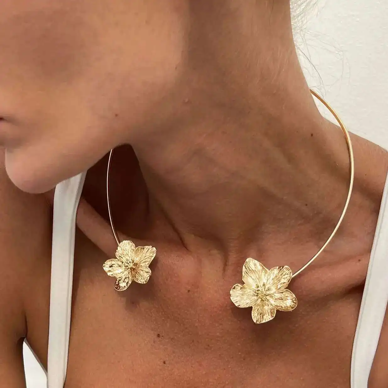 Salircon Creative Flower Short Choker Collar for Women Opening Necklace Women 2025 Summer Beach Starfish Clavicle Chain Jewelry