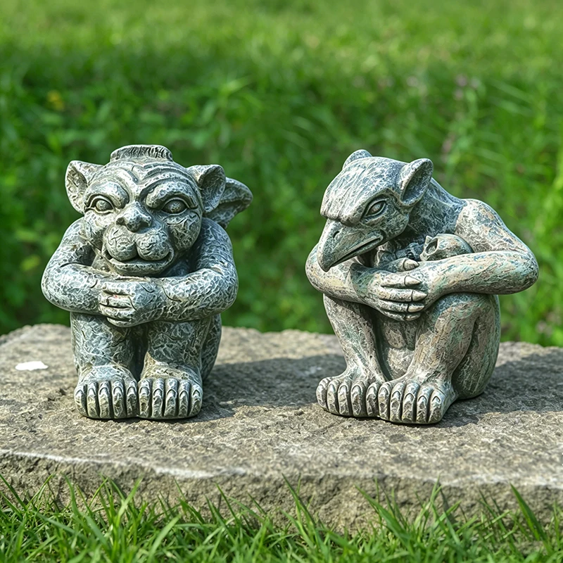 Gargoyle Ornament Retro Middle Ages Garden Decoration Gargouille Guardian Deity Sitting Posture Resin Handicraft Figurine