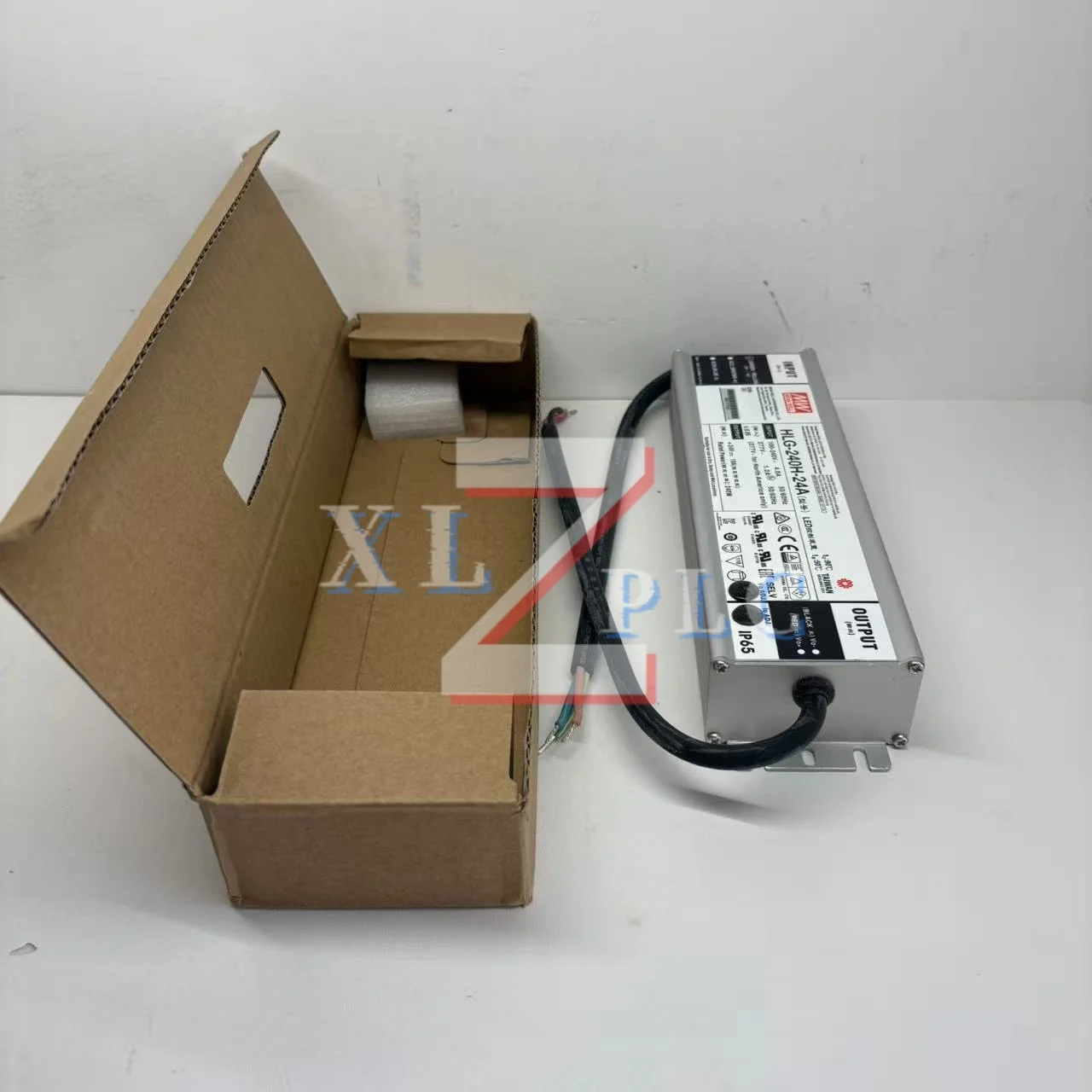 

Новый оригинальный блок питания HLG-240H-24A