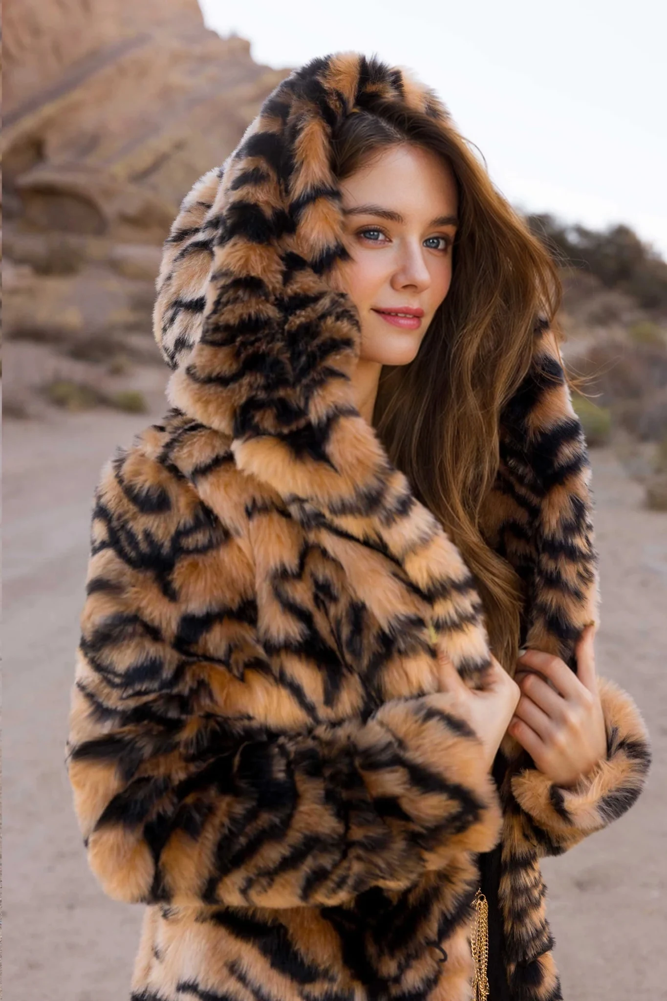 Women's Tiger Stripe Faux Fur Hooded Coat 2026 Winter Long Length Fluffy Warm Luxury Jacket for Daily Party Streetwear - view 6