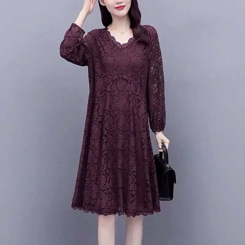 Spring and Autumn Elegance High End Simple Trendy V-neck Long Sleeved Loose Versatile Oversize Western Ladies Lace Dress ZL317