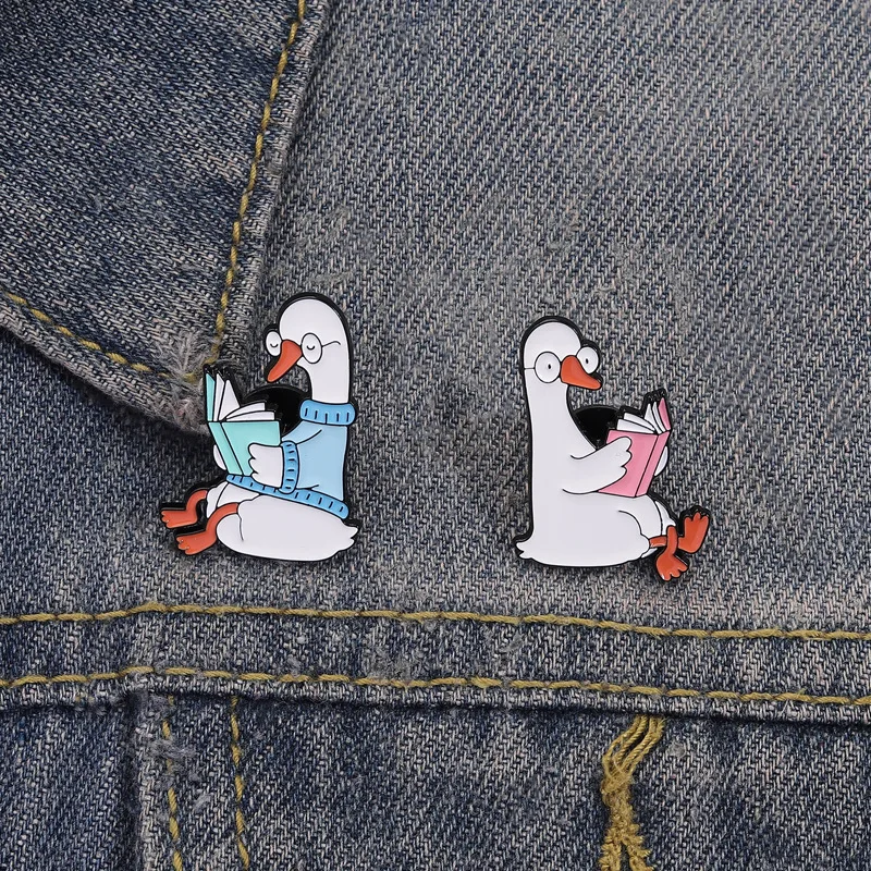 Literary Reading Goose-shaped Badges, Cartoon Animal Series Alloy Pins, Accessory for Clothing and Bags, Gift for Friends