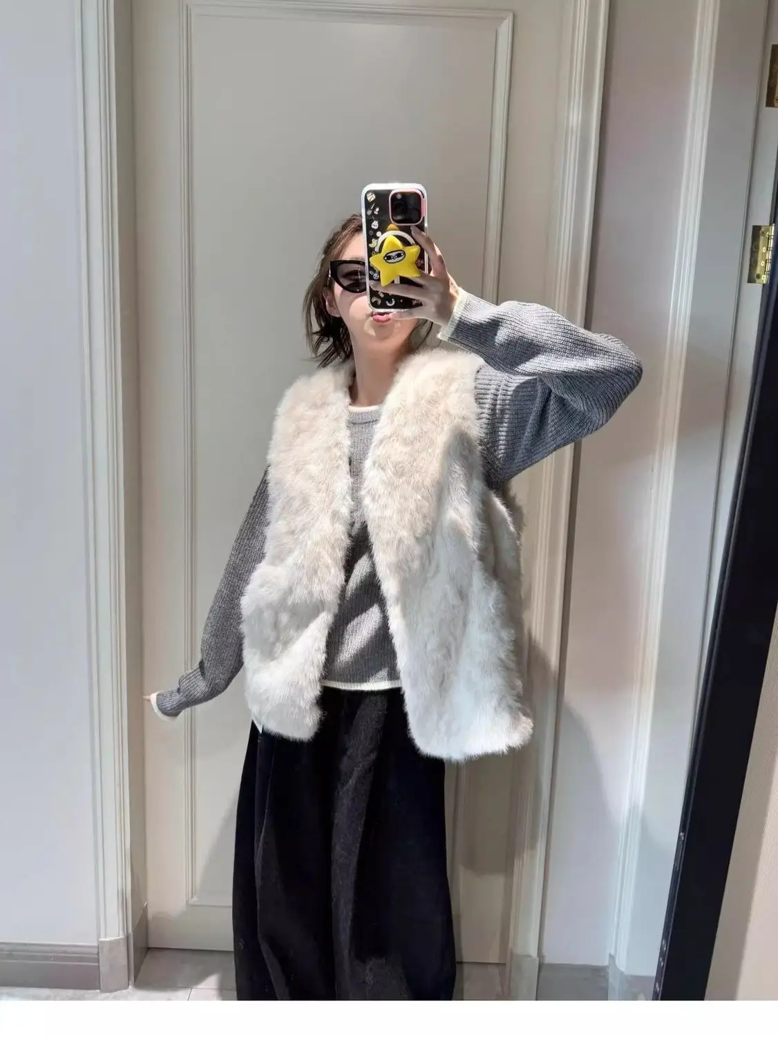 

Женская стеганая куртка-жилет из искусственного меха на молнии с вышивкой, регулируемая, в мото-стиле, уникальная, с заклепками, хлопковая, с разрезом, для Рождества