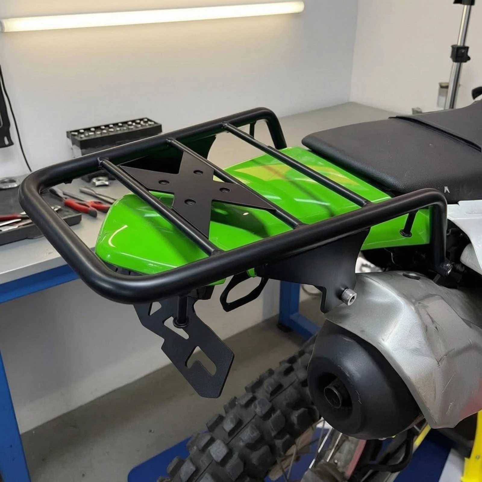 Motorcycle Rear Cargo Rack Stable Motorcycle Rear Luggage Rack Luggage Carrier Long-Lasting Strong for Motorcyclists