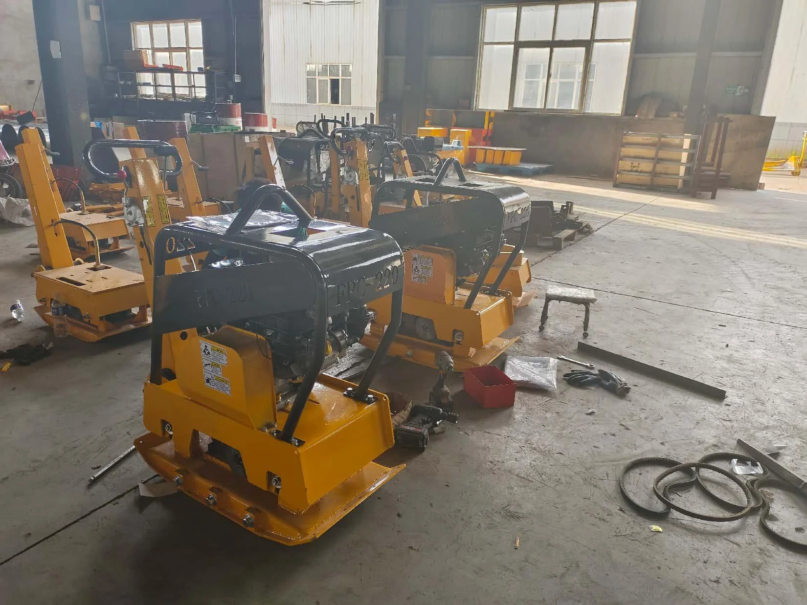 Compactador de placas de 220 kg