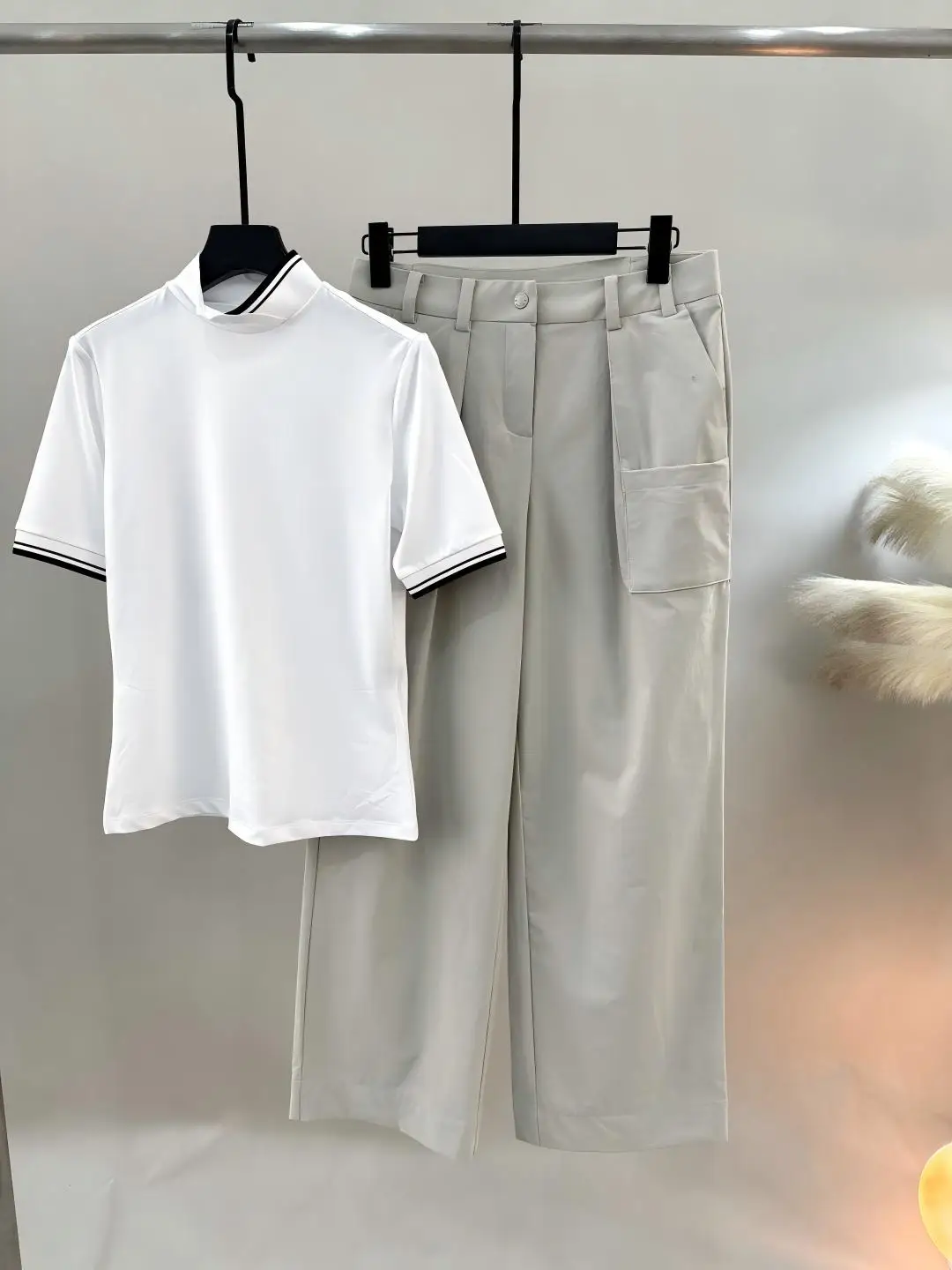 New Women's Golf Apparel: Quick-Dry High-Neck Top—Youthful, Slimming, and Versatile