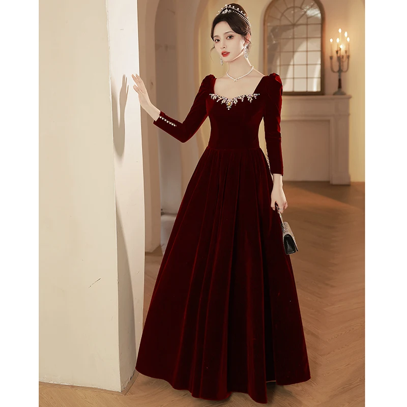 

Элегантное красное бархатное свадебное платье с длинными рукавами для невест, зимняя новинка, короткий размер, на заказ, для официальных церемоний