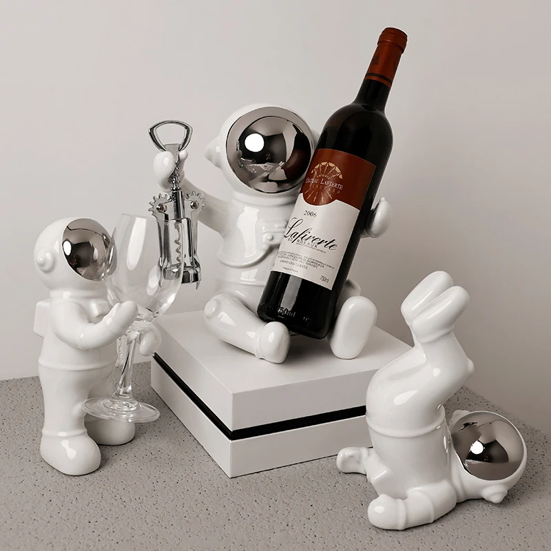 

Astronaut Ceramic Wine Holder Wine Rack Home Decor Luxury White and Silver Plated Wine Rack Hotel Table