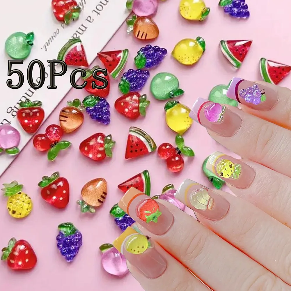 50個入り 3Dイチゴ キュートネイルチャーム 漫画風フルーツ フラットバック樹脂ラインストーン ジェム レッドイチゴデザイン ネイルデコレーション ジュエリー
