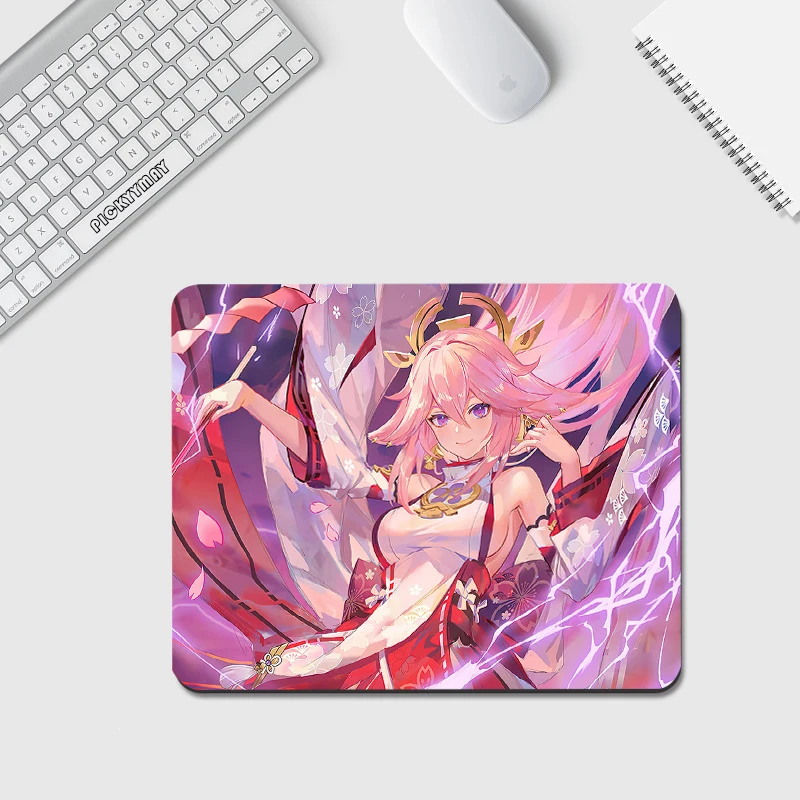 Small Mouse Pad Pretty Girl Mousepad High Quality XS Laptop Mouse Mat Office Desk Pad Design Desk Mat Little Table Rug 20x25cm