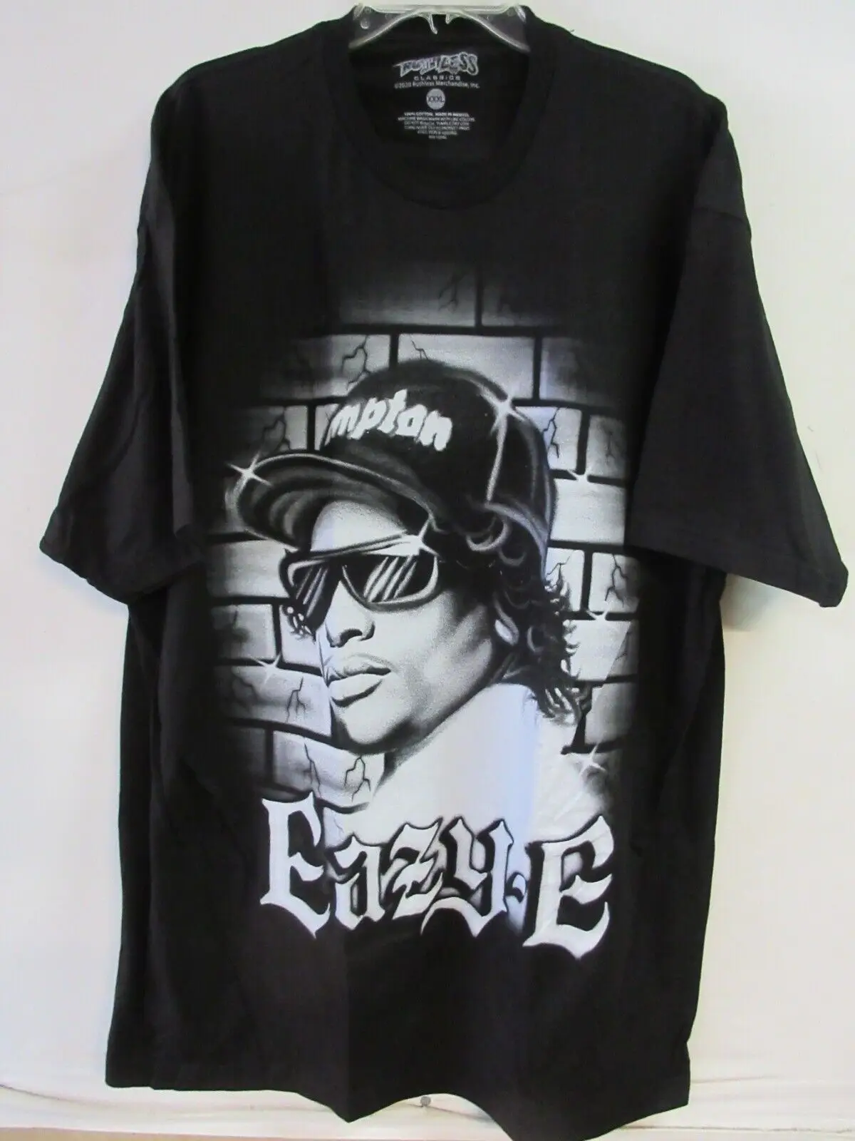 EAZY E GRAFFITI 2020 OFFICIAL MERCH BAND CONCERT MUSIC T-SHIRT 3XL / XXXL