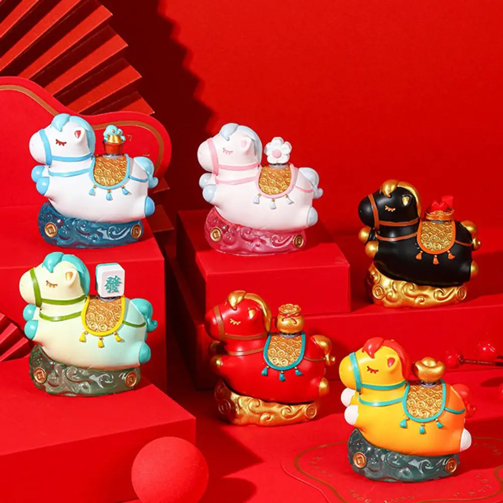 Estatuilla de caballo de dibujos animados de estilo chino, trae buena suerte, estatua de poni de resina pintada a mano, adorno de decoración de escritorio para el hogar y la Oficina