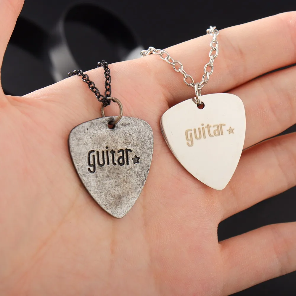 New Heart Shaped Guitar Pick Pendant Necklace Men\'s Women\'s Necklace Metal Sliding Pendant Accessories Jewelry Guitar Pick Gift