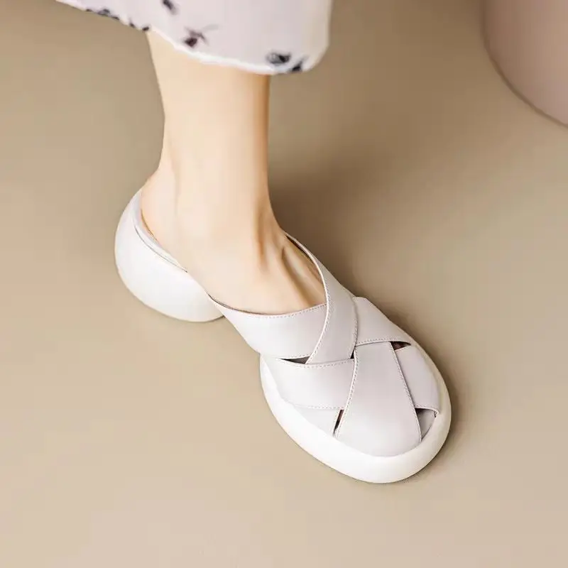 Buty dla kobiet Mules Slides Kawaii Woman Slippers Cute Sandals Height Outside Easy Wears Top Designs Waterproof Vip Casual Eva