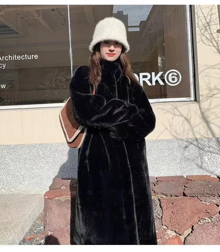 เสื้อโค้ทขนเฟอร์เทียมแบบยาวสำหรับผู้หญิง เสื้อโค้ทผู้หญิงแบบพับปกตัดด้วยมือ งานถักสำหรับเจ้าสาว สวมใส่สบาย หรูหรา คลาสสิก ทรงแม็กซี่ คอวี ผูกเชือก ทรงพอง