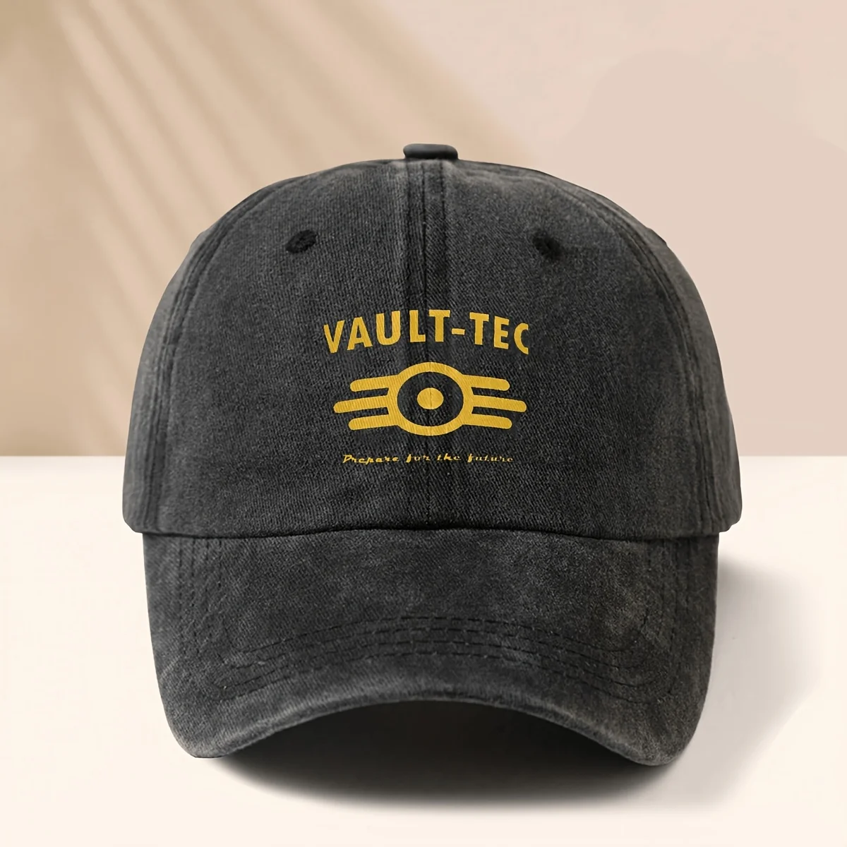 

Бейсболка с принтом "VAULT-TEC", с удобной и стильной мягкой лентой для фиксации на голове, регулируемый размер, легкая, многофункциональная.