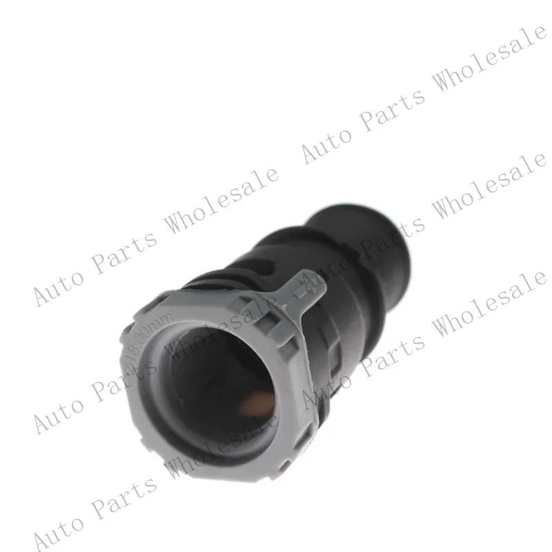 Z 18MM Heater Hose Connector For Land Rover LR2 2008-15 Range Rover Evoque 2012-21