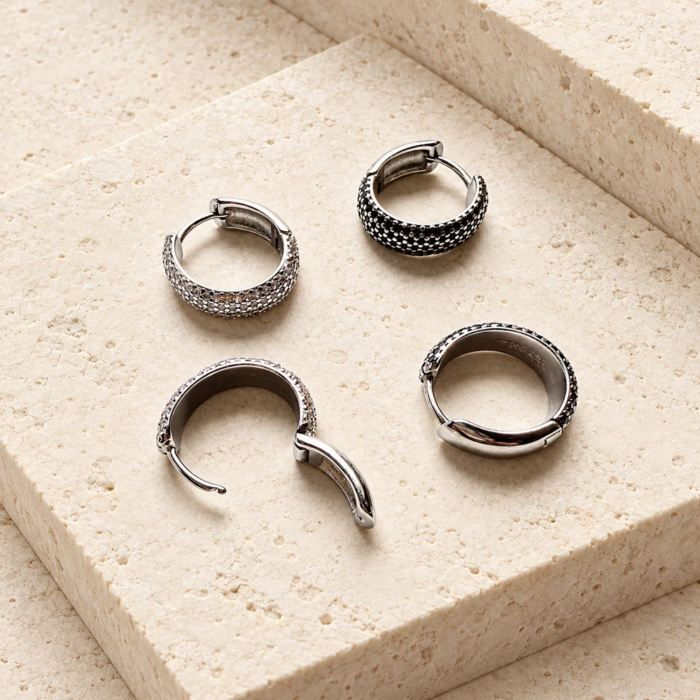 Kleine, breite Creolen-Ohrringe mit Zirkonia, feiner Schmuck für Damen und Herren, ein trendiges Geschenk aus reinem 925er Sterlingsilber. – Detail 6