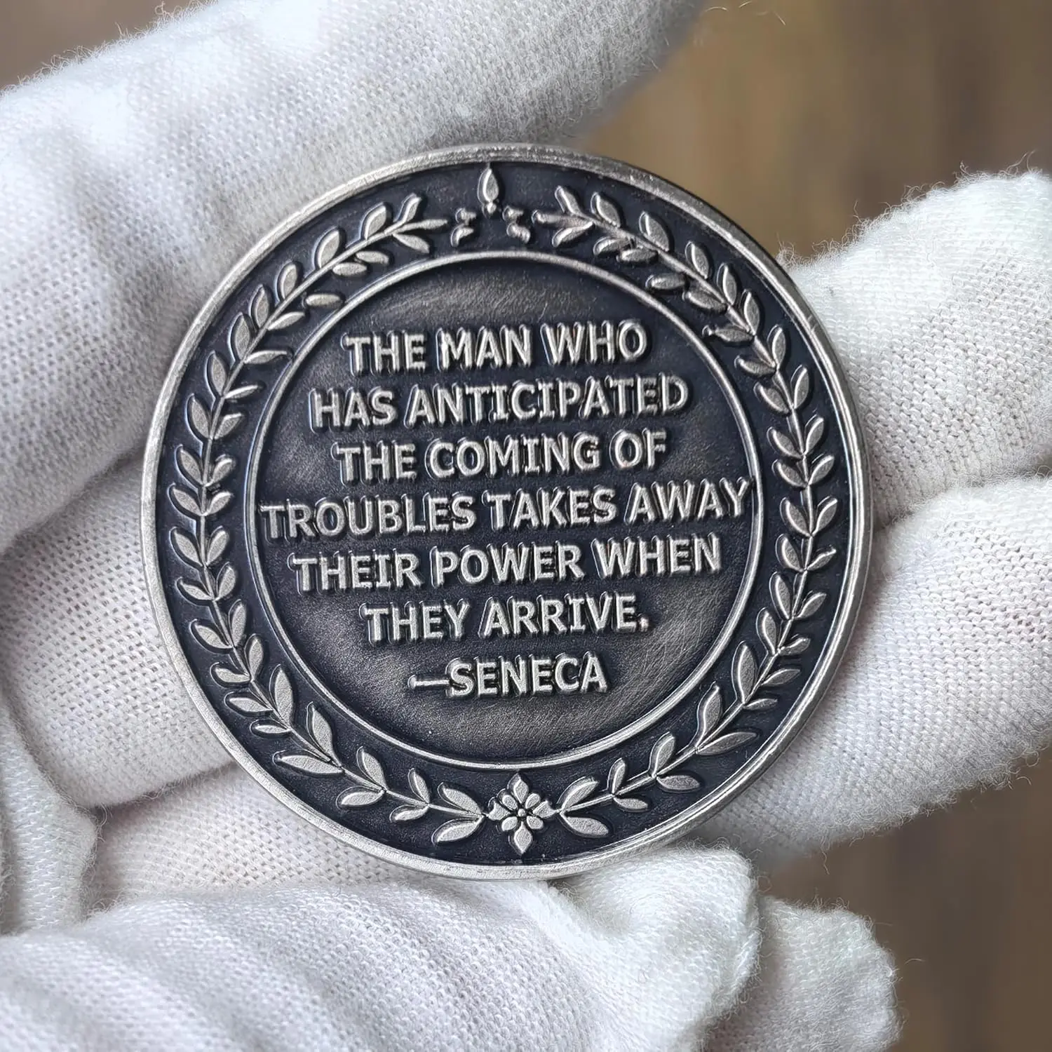 إقتباس Premeditatio Malorum & Seneca عملة الرواقية التحفيزية لعشاق الفلسفة وأفكار الهدايا