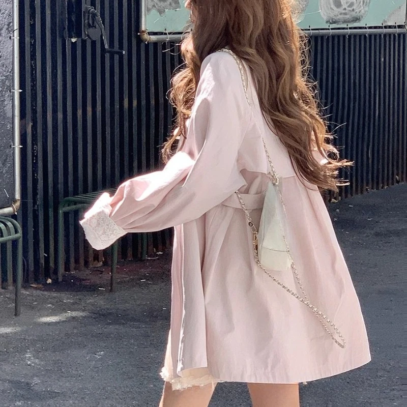 เสื้อโค้ทสีชมพูอ่อนสไตล์ฝรั่งเศสสำหรับฤดูใบไม้ร่วง ดีไซน์ลูกไม้หวานๆ สไตล์ Y2K เสื้อแจ็คเก็ตผู้หญิง ดีไซน์เกาหลีสุดชิค  เสื้อผ้ายอดนิยม