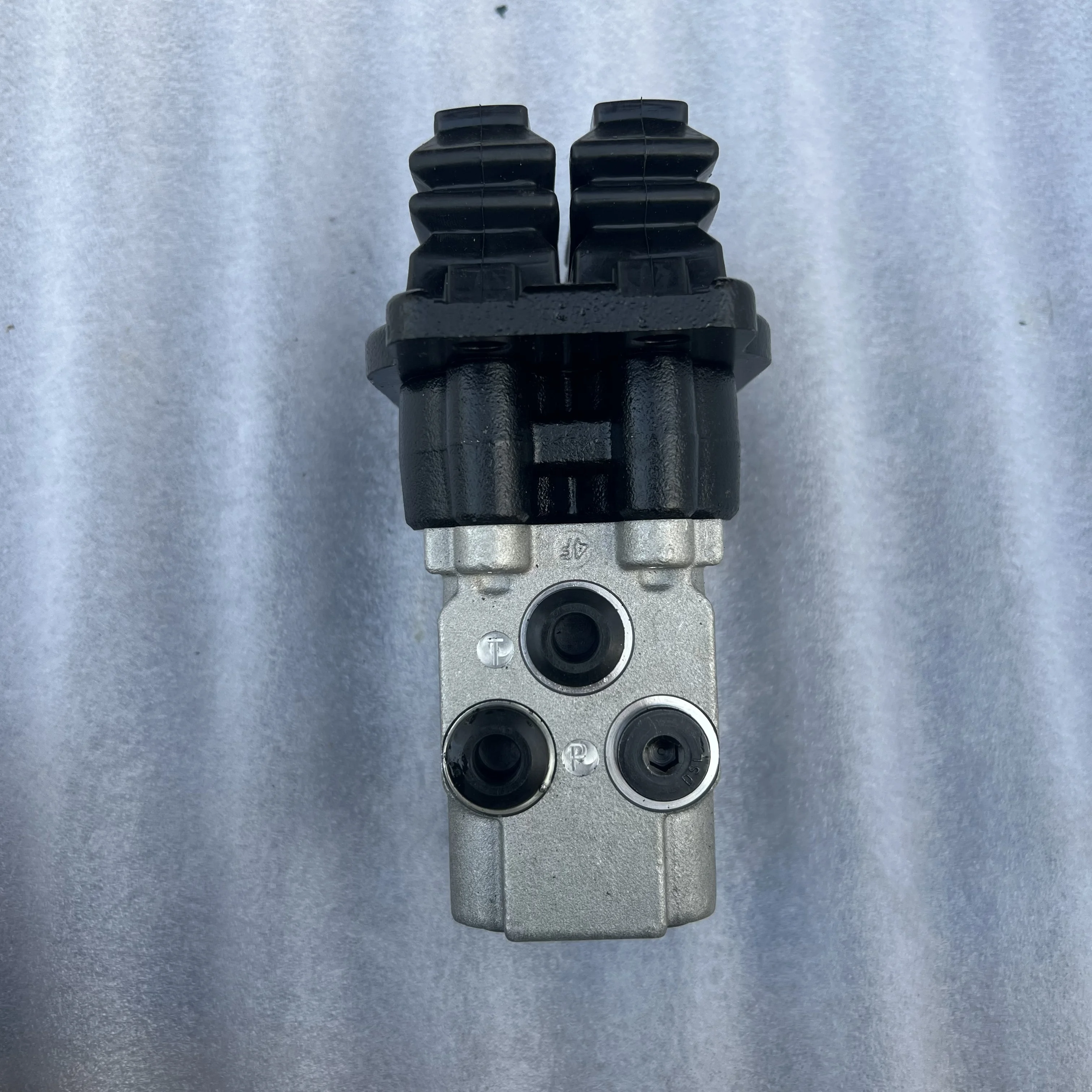 DX60-9C Pedal Valve 410119-00038A 410119-00038 410119-00008