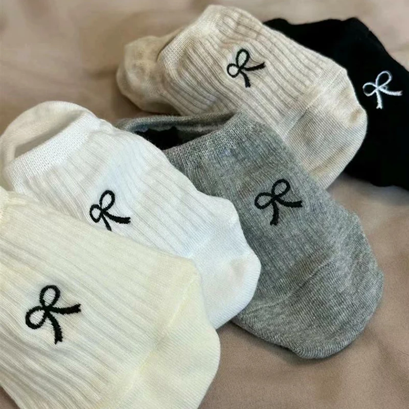 5/10/20 Pairs النساء القوس المطبوعة الجوارب القصيرة نمط الموضة لينة مريحة امتصاص العرق تنفس الجوارب غير مرئية غير رسمية