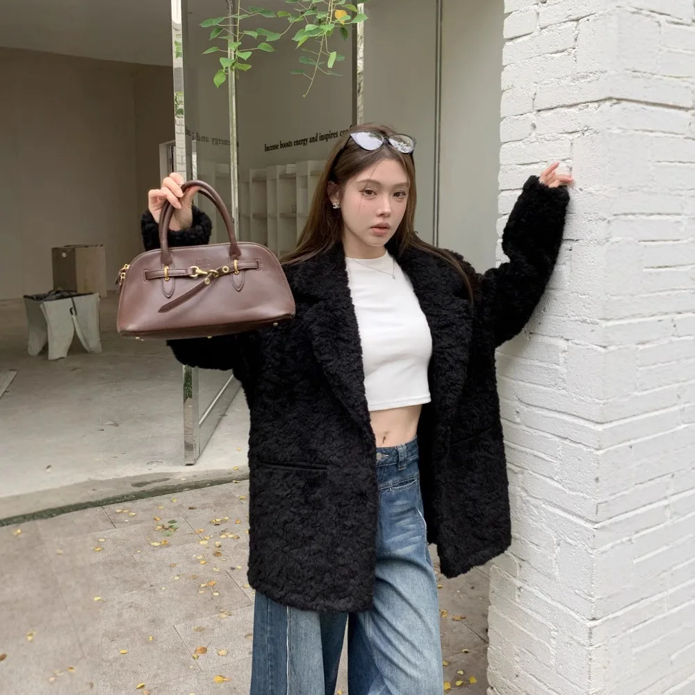 معاطف نسائية من فرو الصوف الصناعي معطف متين وطية صدر السترة وأكمام طويلة وزر واحد مستقيم أنيق غير رسمي لخريف وشتاء 2025