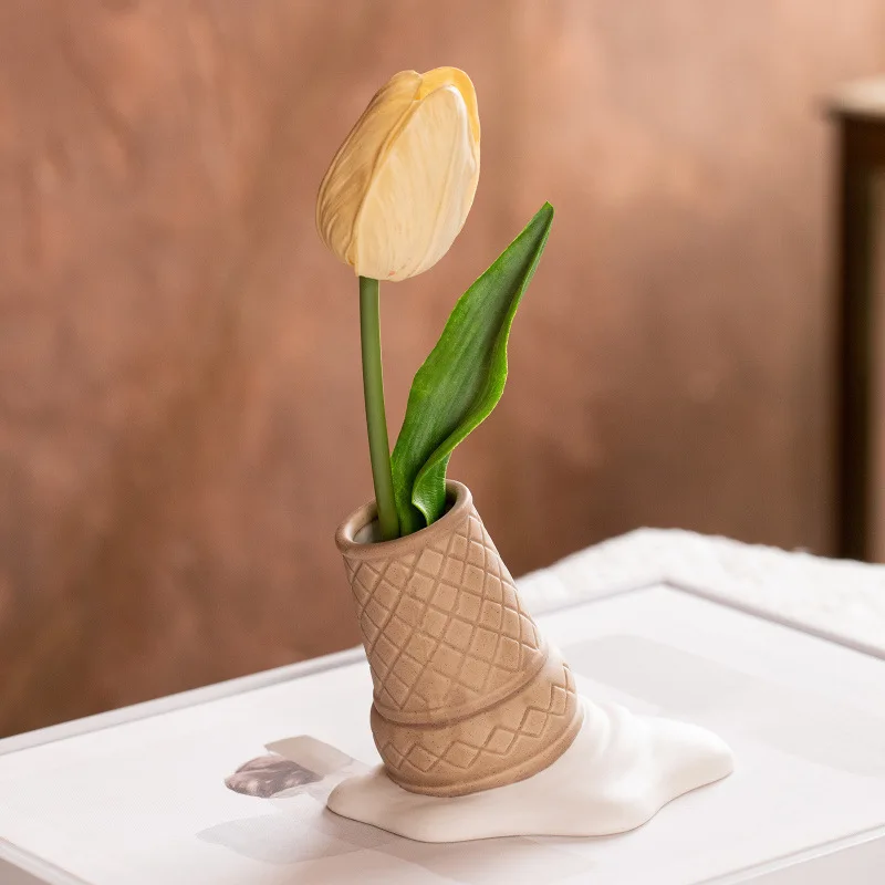 Creative ice cream ceramic vase,interesting small vase,sweet tube shaped living room bedroom decor ornament decoration mariage