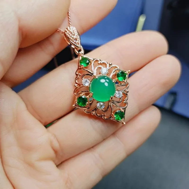 

New Green Chalcedony Inlaid Exquisite Necklace Pendant