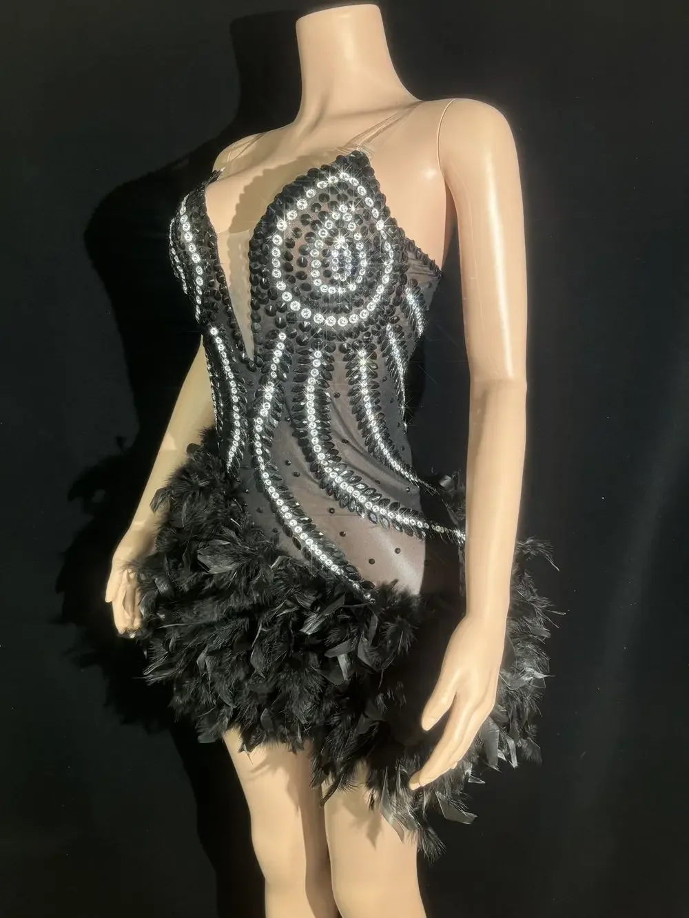 Vestido de plumas negras con diamantes de imitación brillantes para mujer, malla transparente, Sexy, fiesta, celebración, cumpleaños, actuación, disfraz de baile